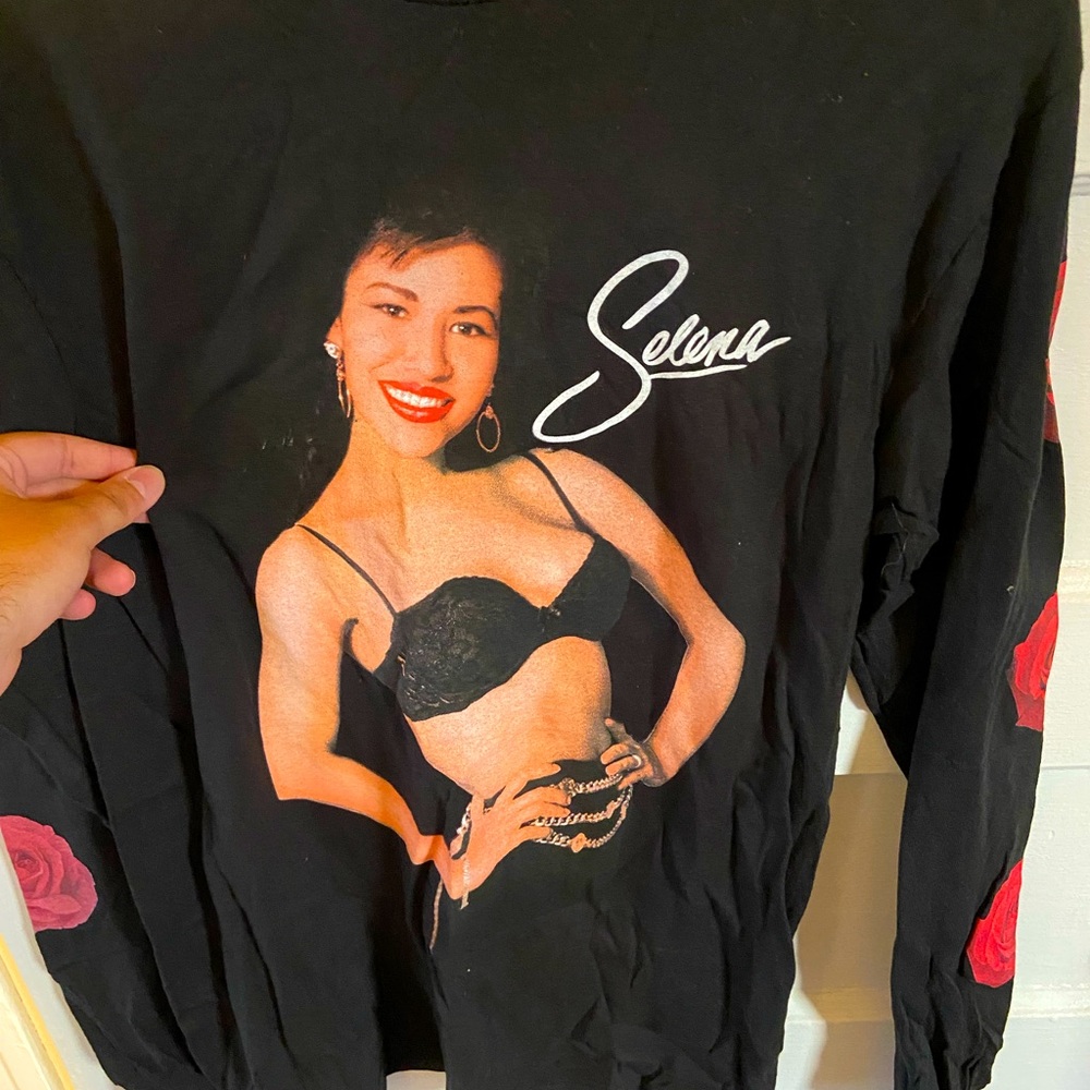 Selena Graphic Long Sleeve Tee